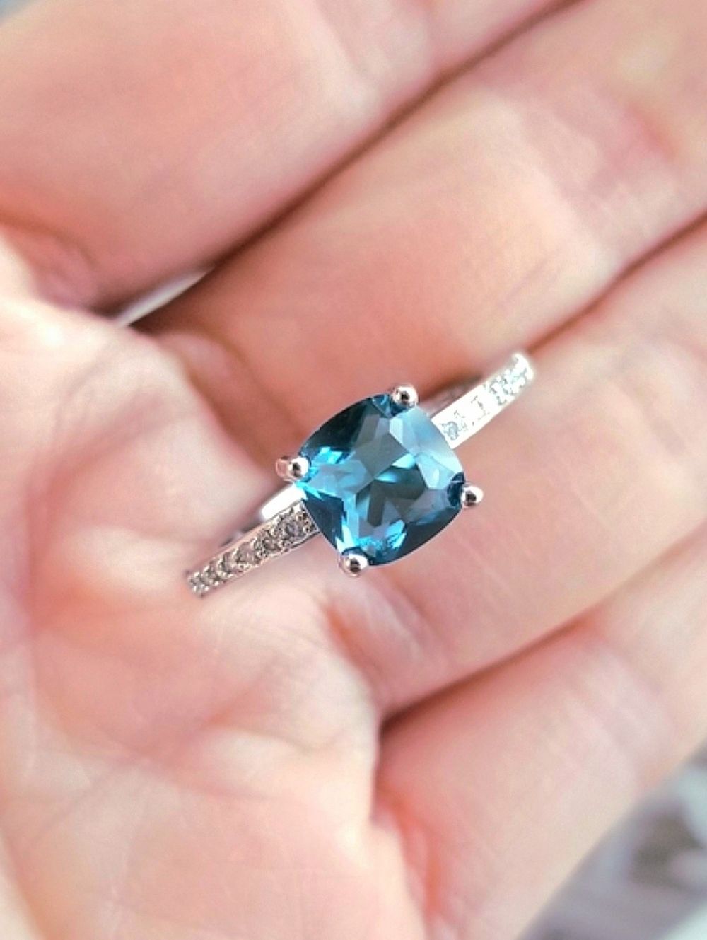 💎NEW💎 BLUE SAPPHIRE RING